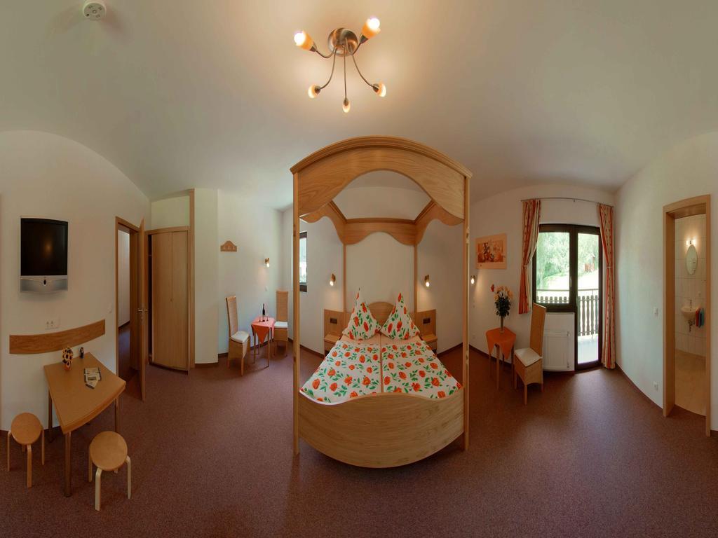 Moselhotel Waldeck ブルゲン エクステリア 写真